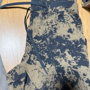 lululemon athletica Black and Tan Joggers